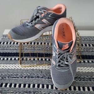 Women's New Balance 520